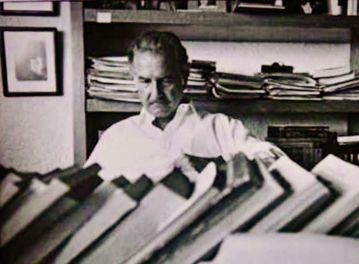 Un día como hoy 11 de noviembre pero de 1928, nació Carlos Fuentes. Escritor mexicano universal.