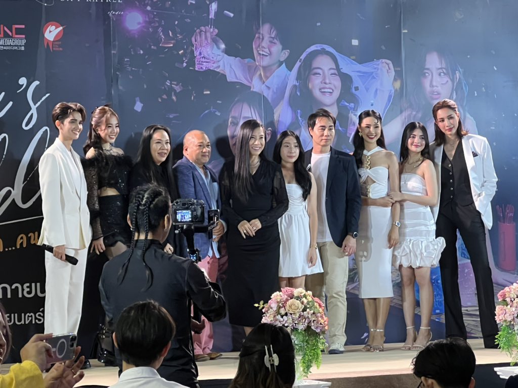 luxsulax_jpn's tweet photo. It was a very nice movie🎥🍿🎬📽

 I hope you can see this movie in Japan too🇯🇵🙏🐻‍❄️🤍

#MyExsWedding
#พร้อมรัก
#luxsulax
#promsara
#promlux
#mulanss 
#anjiarisa https://t.co/snx2CUzEiK
