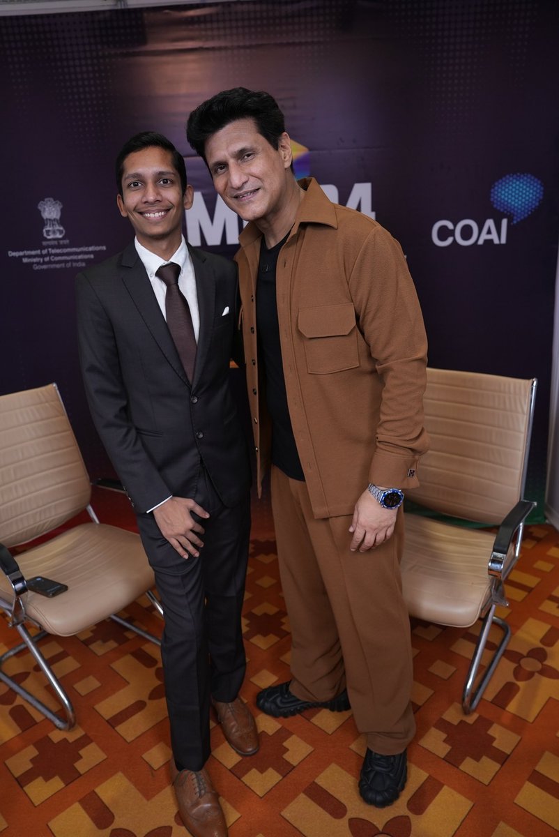 IndiaPodcasts's tweet image. @RajivMakhni in a candid #banter , off the cuff, @IndiaPodcasts @exploreIMC with @Anku1912 

#banker @ndtvvideos @PemmasaniOnX @Officejmscindia @ConnectCOAI @DoT_India @IMCAspire @reliancejio #techno #BTS #gadgetguru #ndtv @VaibhavLihala