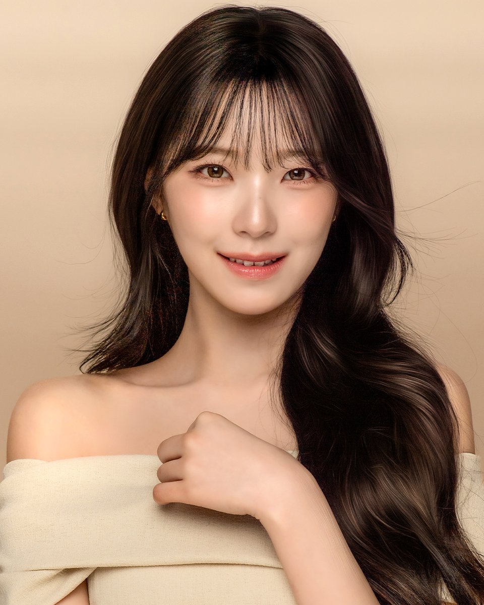 Celltiara_korea's tweet photo. 드디어 공개합니다,,,
화보 천재 지헌이의 첫 번째 컨셉 포토!!!!!!
정말 공개하고 싶었는데 참느라 힘들었다구요😭

#셀러버 #celluver #셀러버모델 #셀러버뮤즈 #백지헌 #baekjiheon #jiheonnibaek #헤어오일 #헤어에센스 https://t.co/QGCwgtQb7i