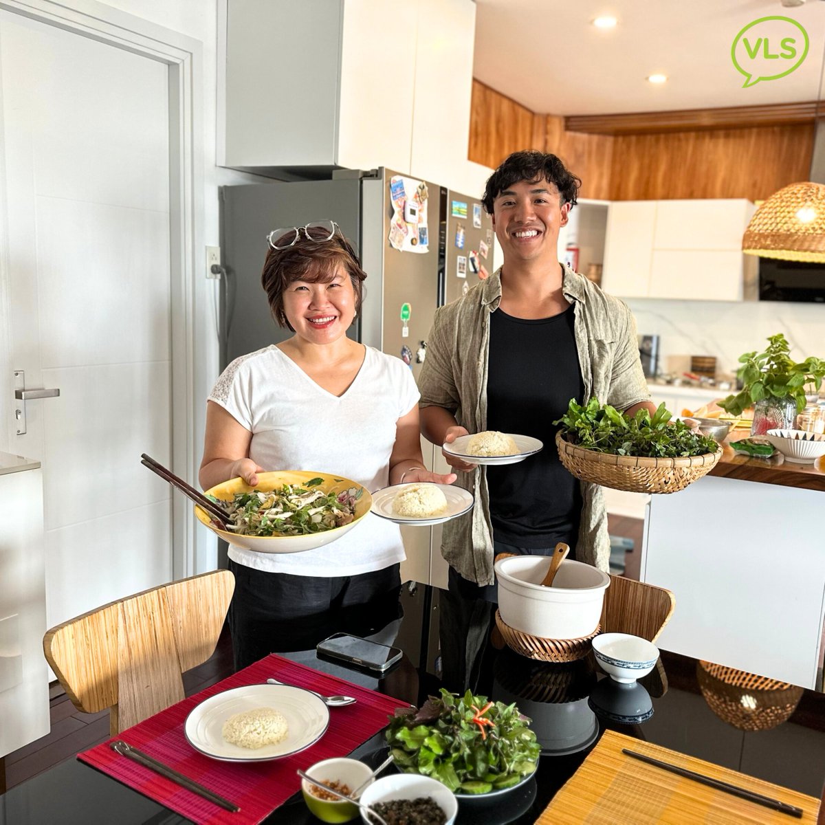 VLStudies's tweet photo. Mr. Don, a Việt Kiều, has been learning Vietnamese for two weeks at VLS. He took a private 4-hour cooking class with cô Bình, explored the market, and made authentic cà ri gà (Vietnamese chicken curry).
Want to join similar experiences? Contact us! https://t.co/fetgrS7RuR