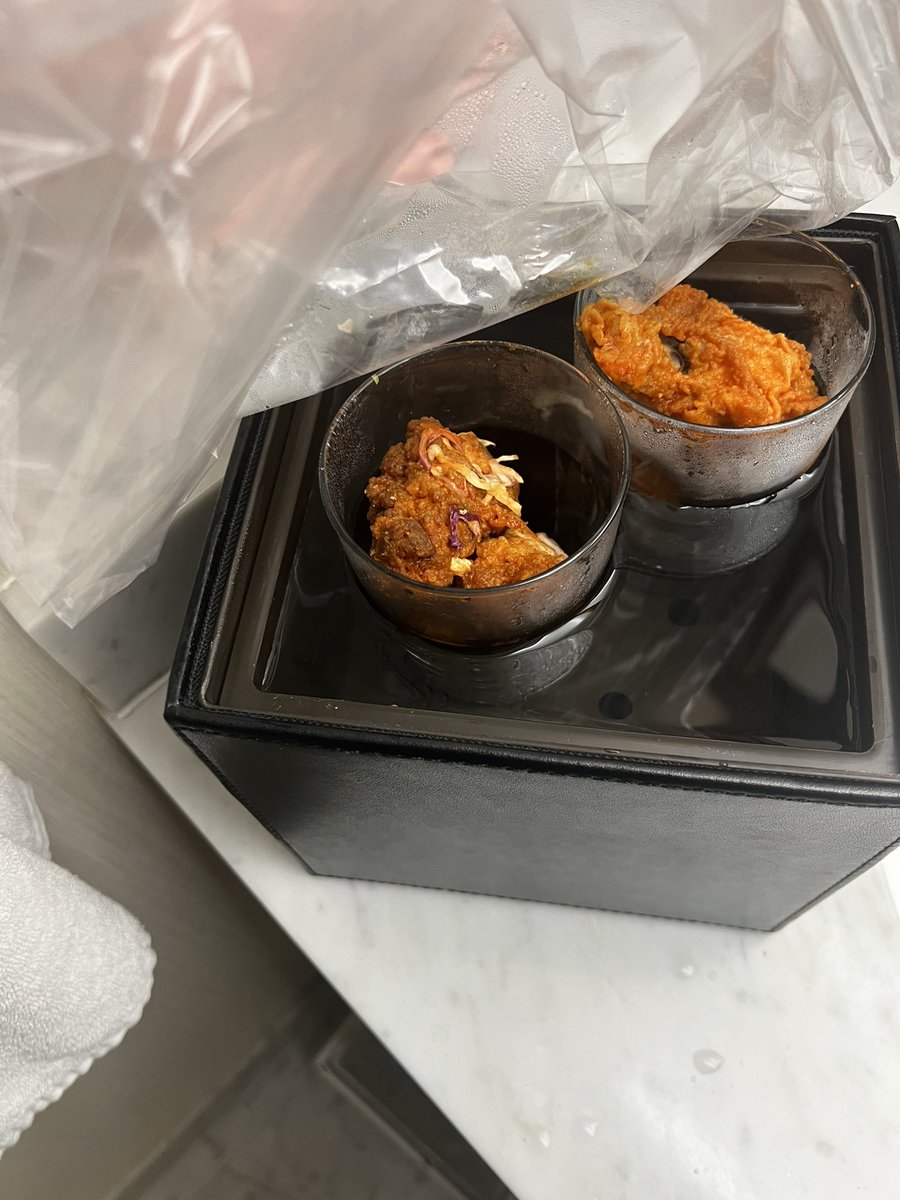 DeeOtch17's tweet photo. Make shift sous vide in my ice bucket to warm up my wings from yesterday. The resort doesn’t offer microwaves 😂 💀 😂 https://t.co/iVNzAGAoNZ