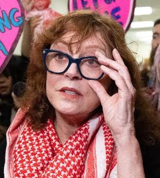 Oli London tweet media