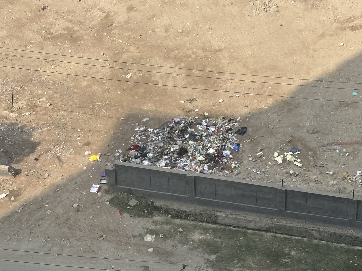 gautammehrotra's tweet photo. @CeoNoida Sir, this ground in sector 45 has been declared an unofficial dumping yard by @noida_authority officials. Please get this stopped. https://t.co/eXyXgpIoYn