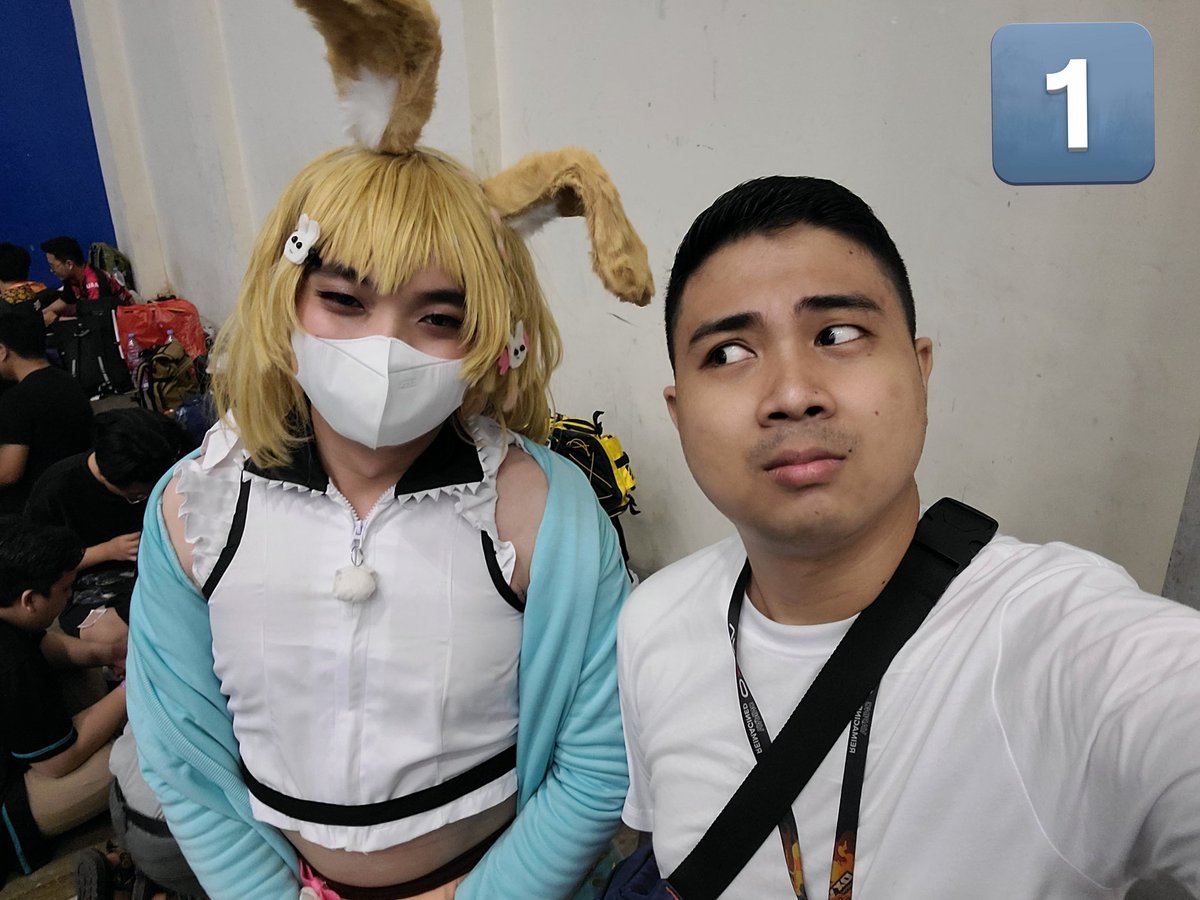 niveeetch's tweet image. Tebak @AmayaMiyuID yang asli yang mana?