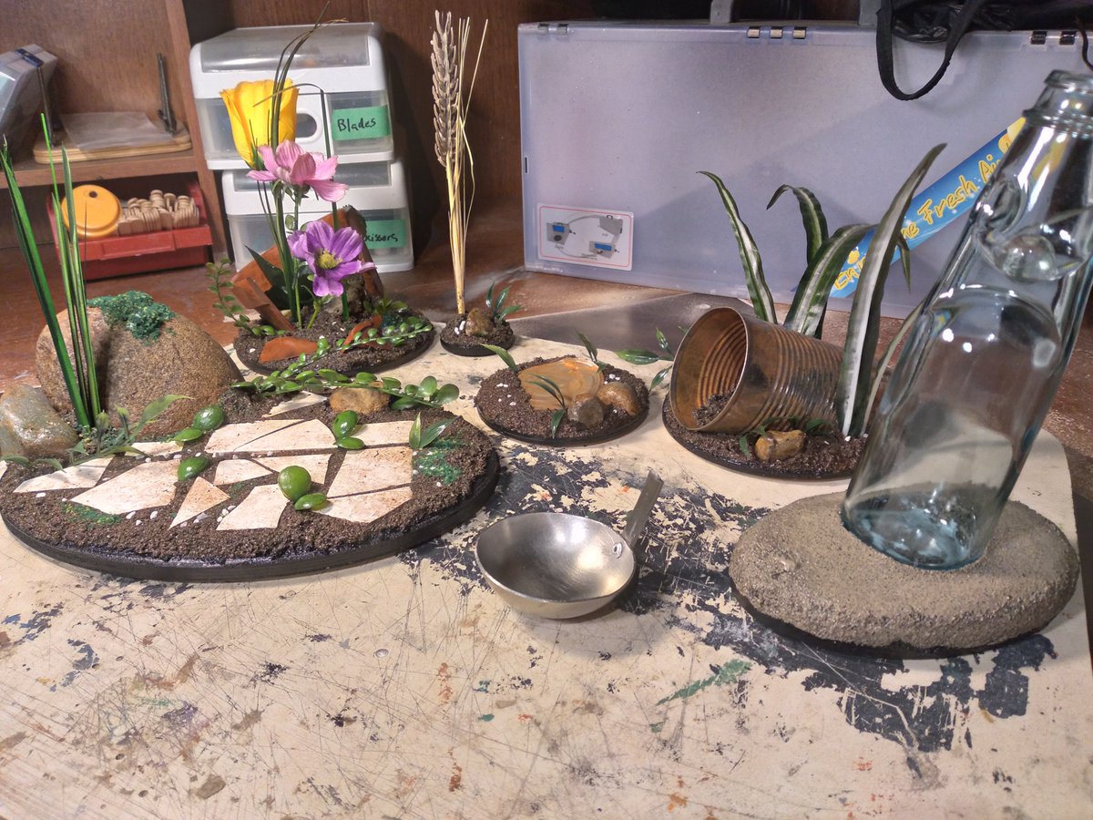 boxturret's tweet image. #Pikmin #Pikmin2 
Some more scenery dioramas and another treasure. Poko count is now at 3275!