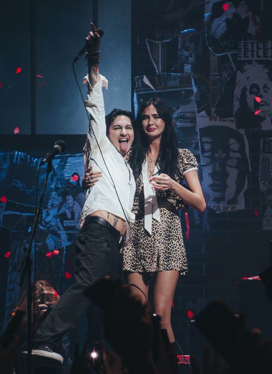 lifelessstarn's tweet image. i am crying soo much i’m soo very happy for remington &amp;amp; emily!!! 😓❤️