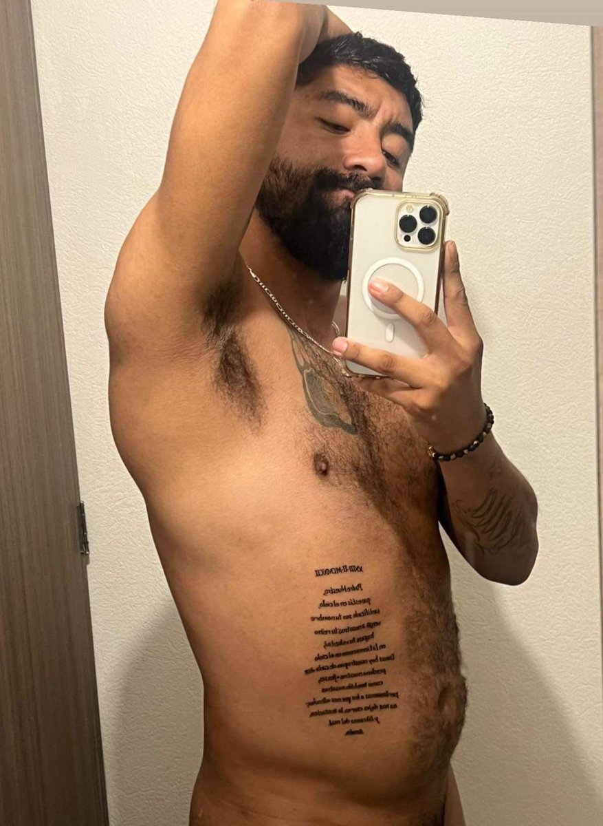 Barbóncito! 
😍🙈🙊😋🤤🥰🐼