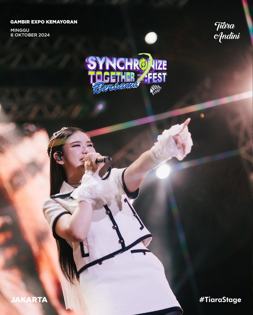initiarandini's tweet photo. Terimakasih synchronizefest sudah mempertemukan kita ber5 diacara yang seru ini, ada yang denger mas Anang bilang yes? 🙇🏻🙂 https://t.co/AyT6LL8qJD