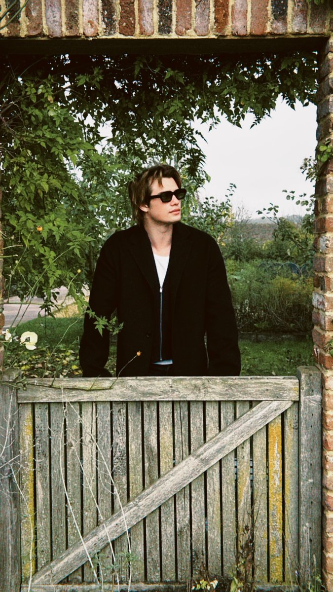 Nicholas Galitzine 👑 tweet media