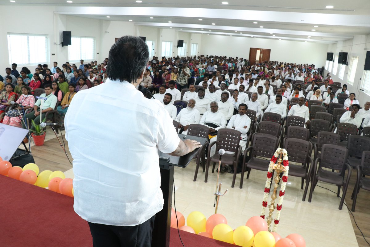 WelfareMov22797's tweet photo. * மாண்புமிகு Adv.C.பெர்ணான்டஸ் ரத்தின ராஜா அவர்களின் வழிகாட்டுதலில் நடைபெற்ற மதுரை .சி.எஸ்.ஐ.பல்மருத்துவக் கல்லூரி நிகழ்வு * 

CSI பல் மருத்துவ கல்லூரியில் 11. 11. 2024 அன்று 1st year BDS Inauguration, Elevator opening in Old Building, Exam Hall Renovation, Canteen Renovation https://t.co/fOO72NUq2D