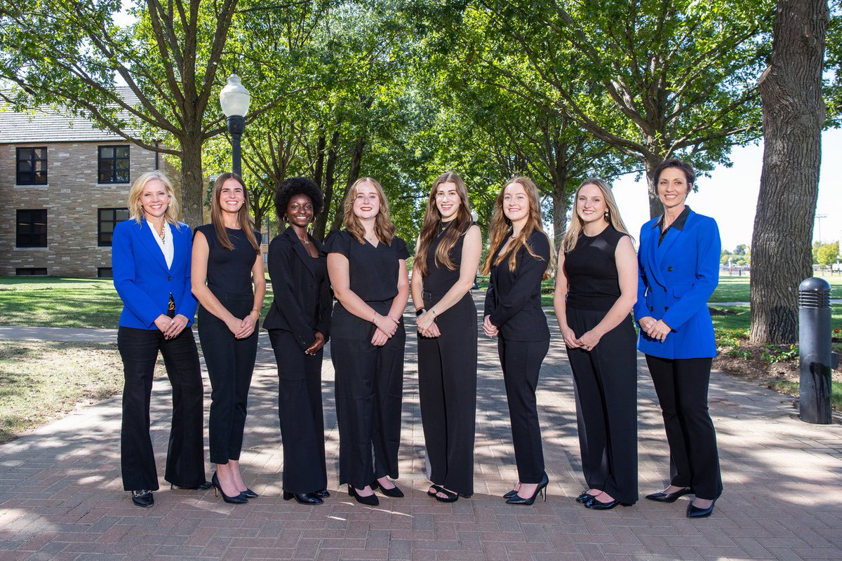 CassyAbbott_Eng's tweet photo. Pondering Nursing? 
The TU School of Nursing 🔝tier Ambassadors would be honored to connect and answer your questions including … how 🔜 can I start and how high can I climb … contact the SON @utulsa to launch your exciting journey in healthcare 💙 https://t.co/lNhNnMQfRG