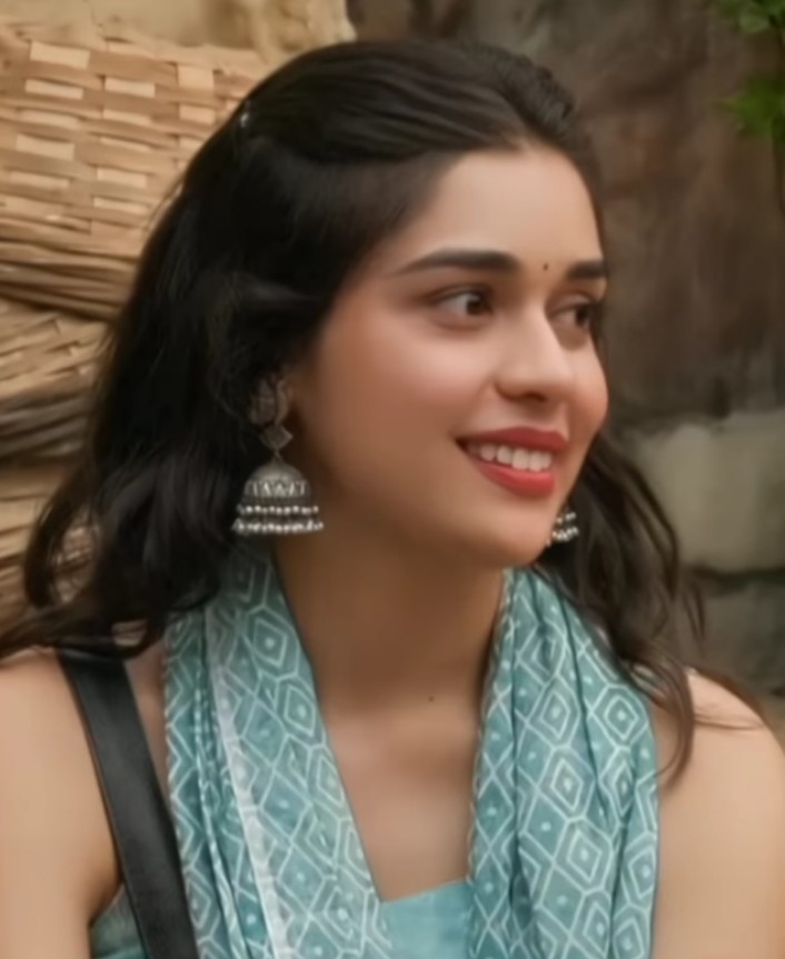 Obsessed with her each and every look of Bigg boss house😍❤️ Dream girl <a href="/EishaSingh24/">Eisha Singh</a> 

#EishaSingh #EishasTribe #Teameishasingh #teameisha #AvinashMishara #Eishaistheboss #bbqueeneisha #bb18 #biggboss18 #colorstv #Teamavinash #Avisha #Teamavisha #Avinashians