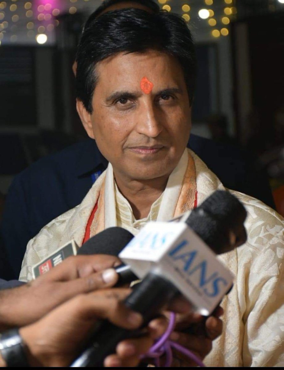 Santosh Khirwadkar (@santoshkhirwadk) on Twitter photo जो भी सच था वही कहा मैंने
इसमें क्या जुर्म कर दिया मैंने
तब हुई चूर-चूर उसकी अना
मैं हूँ ख़ुद्दार जब कहा मैंने
हाँ ये अफ़सोस आज भी है मुझे
धोका अपनों से खा लिया मैंने
<a href="/DrKumarVishwas/">Dr Kumar Vishvas</a> जो भी सच था वही कहा मैंने
इसमें क्या जुर्म कर दिया मैंने
तब हुई चूर-चूर उसकी अना
मैं हूँ ख़ुद्दार जब कहा मैंने
हाँ ये अफ़सोस आज भी है मुझे
धोका अपनों से खा लिया मैंने
<a href="/DrKumarVishwas/">Dr Kumar Vishvas</a>