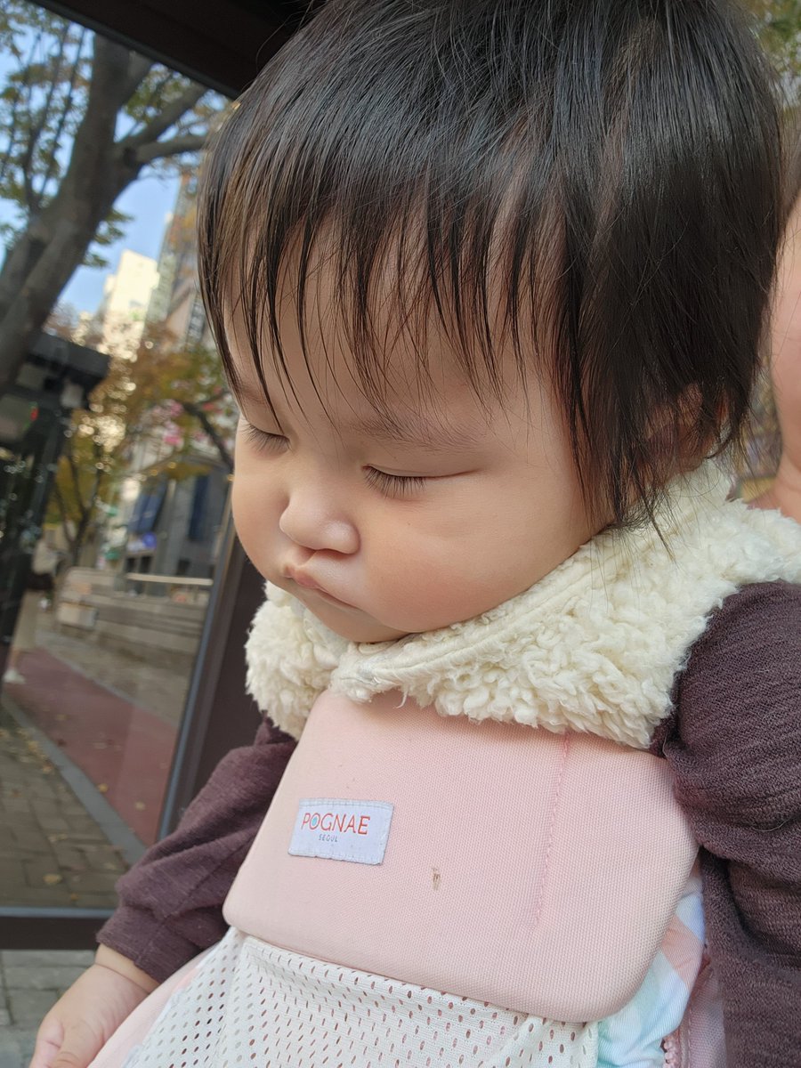 초영이모랑 이렇게 씐나게 놀고나면 애기들은 이렇게 골아떨어집니다 연서야 다음에 또봐🥰🫶

제롬언니 또봐유 🥰