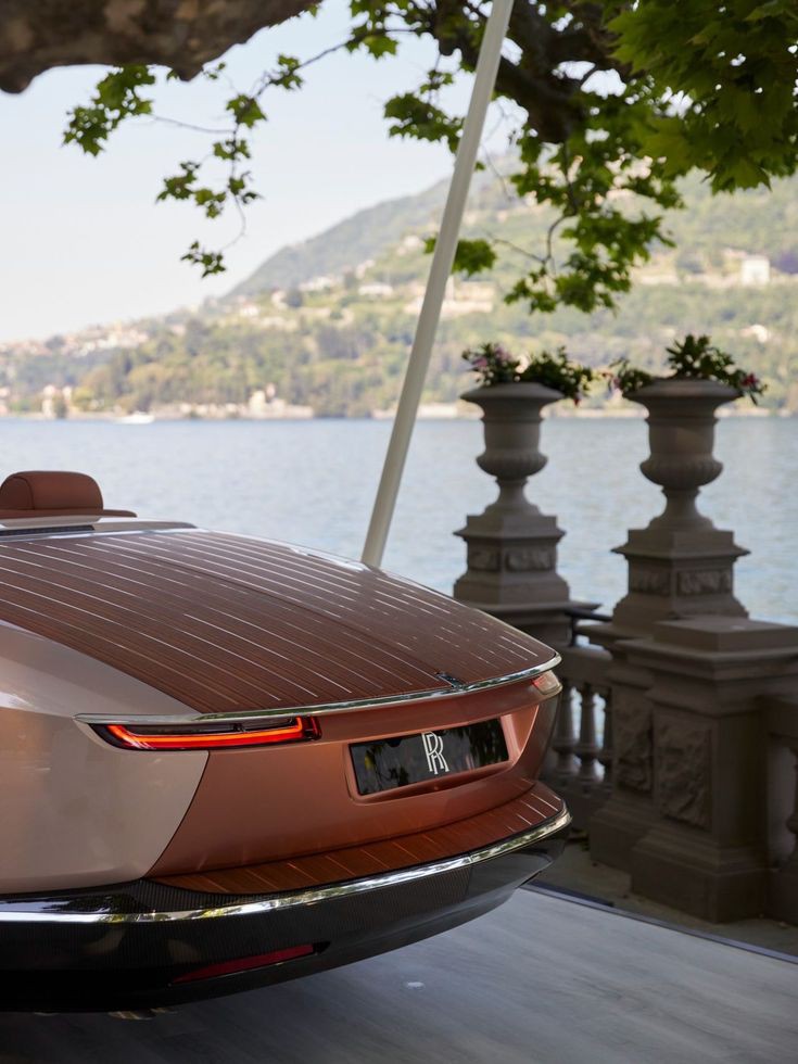 4AAAAart's tweet image. Rolls-Royce Boat tail ⛵