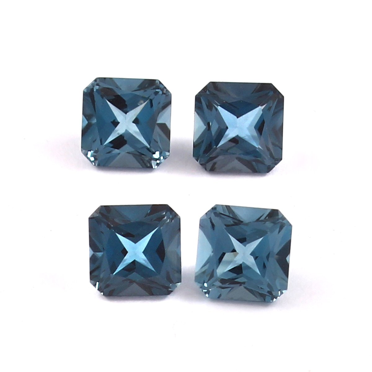 MohammedHa1681's tweet image. ロンドン ブルー トパーズ クリスタルは、コミュニケーション チャネルを開くだけでなく、最も必要なときに思考を明晰にするのに役立つと信じられています。
興味のあるバイヤーはここから購入してください👇
etsy.com/listing/182423…

#CrystalHealing #giftideas  #GemstoneCollection