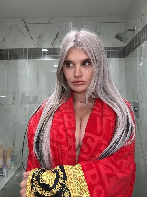 Don&rsquo;t scroll with out telling me goodnight 🥰 https://t.co/kvfGF8W8nz