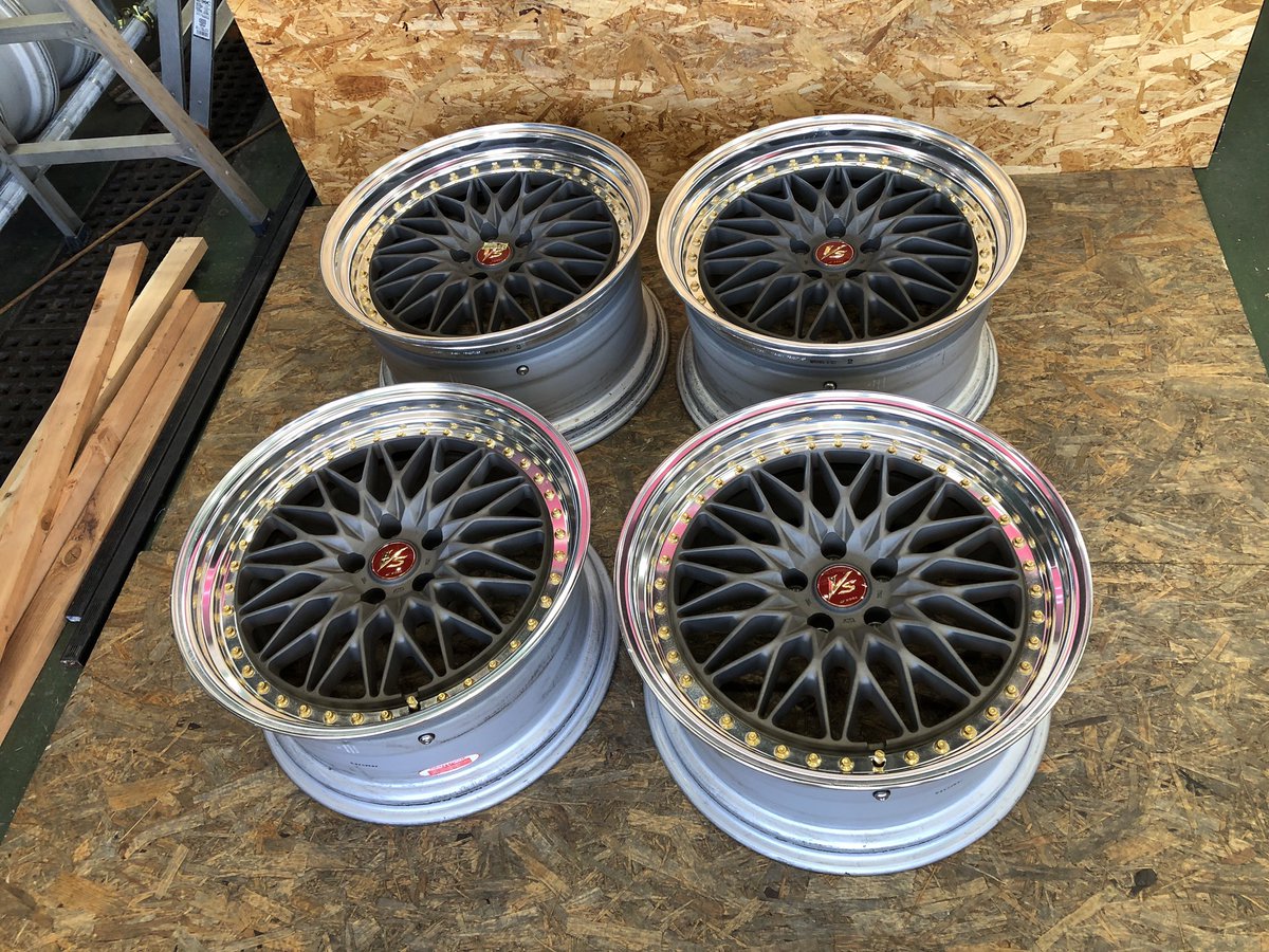 UPGARAGE_utou's tweet image. 😎速報😎
セダンにてビシッとキマる
ホイール入庫しました！

ご来店お待ちしてまーーす

#北村日記 
#10j
#11j 
#ビシキマ