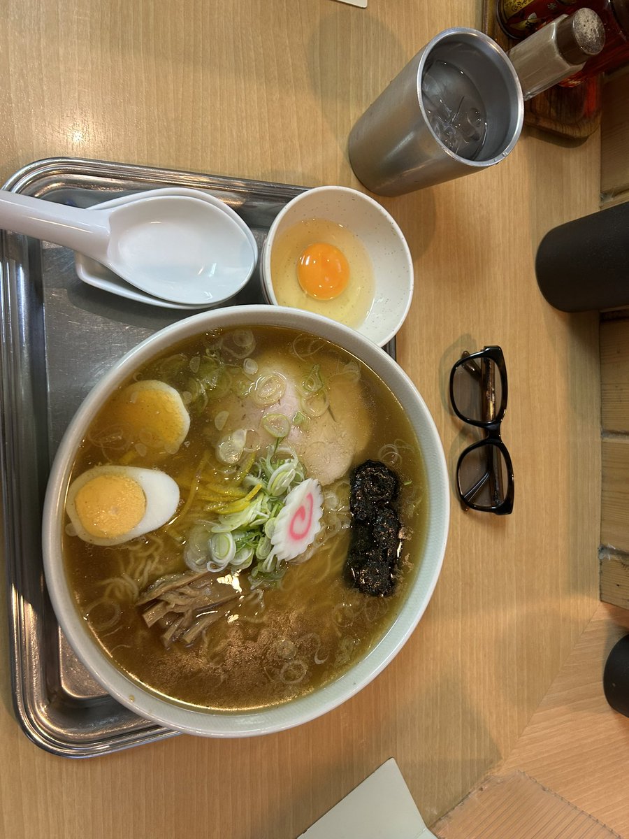 久々ちゅるり投稿😙🍜
大宮 #大勝軒 中華麺大盛りゆで卵でーす♪
安定の美味しさ味変で生卵につけてからの途中ラー油そして最後にお酢を入れて最強です♪