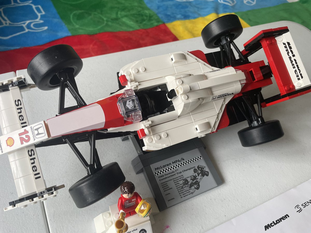 BrickGuyAndy's tweet photo. LEGO Icons McLaren MP4/4 &amp; Ayrton Senna (10330) set review: Legendary F1 car, cool details, Senna minifig, and perfect for display. A must-have for racing fans! 🚗💨 #LEGO #F1 https://t.co/eSHnFSPHUH