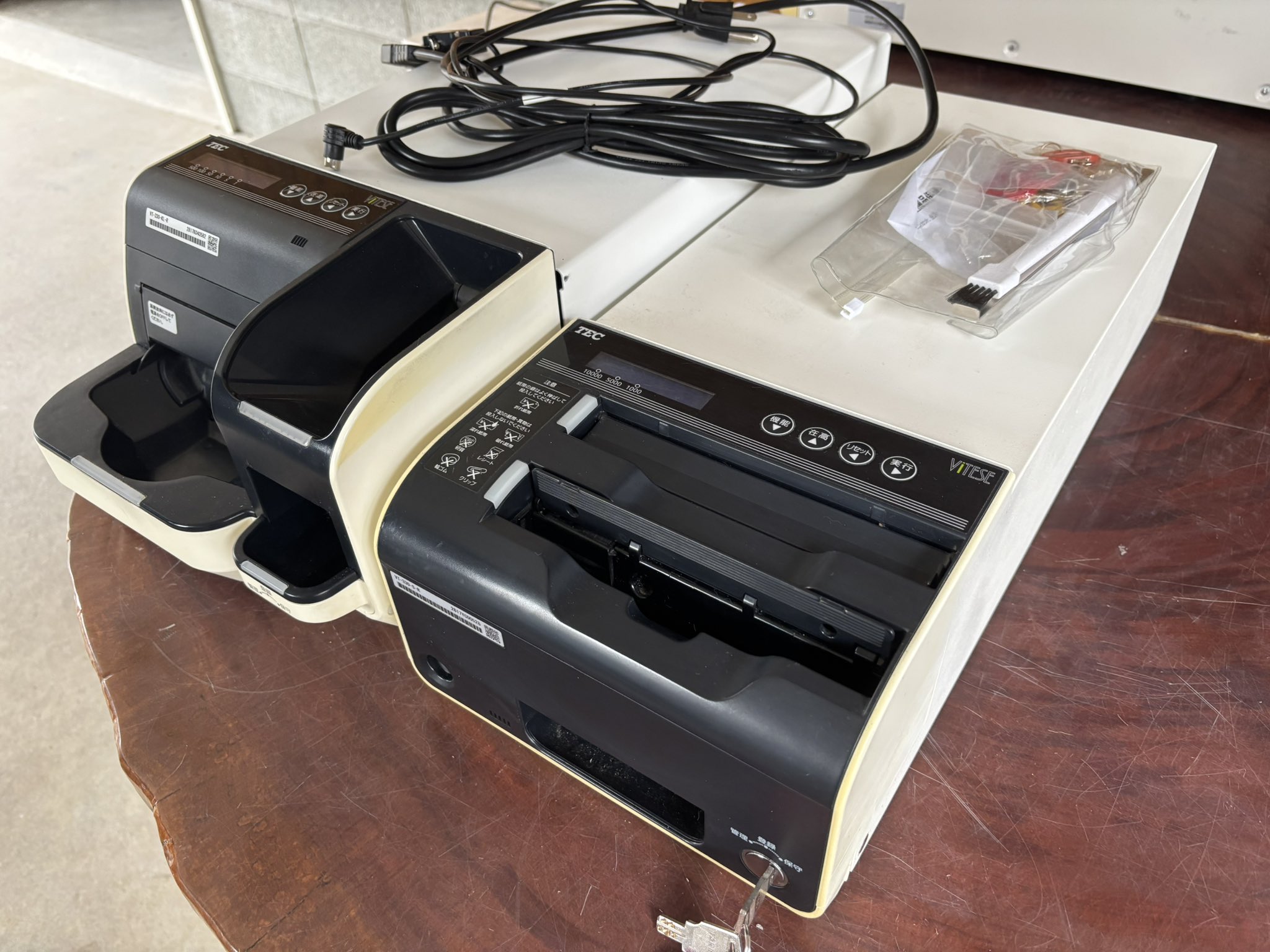 東芝TEC製の自動釣銭機VT-330-KL-R