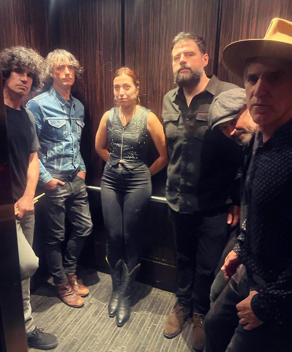 Arde California !
Mañana nos vemos  en Los Ángeles !
Sala <a href="/TheParamount_LA/">The Paramount</a>