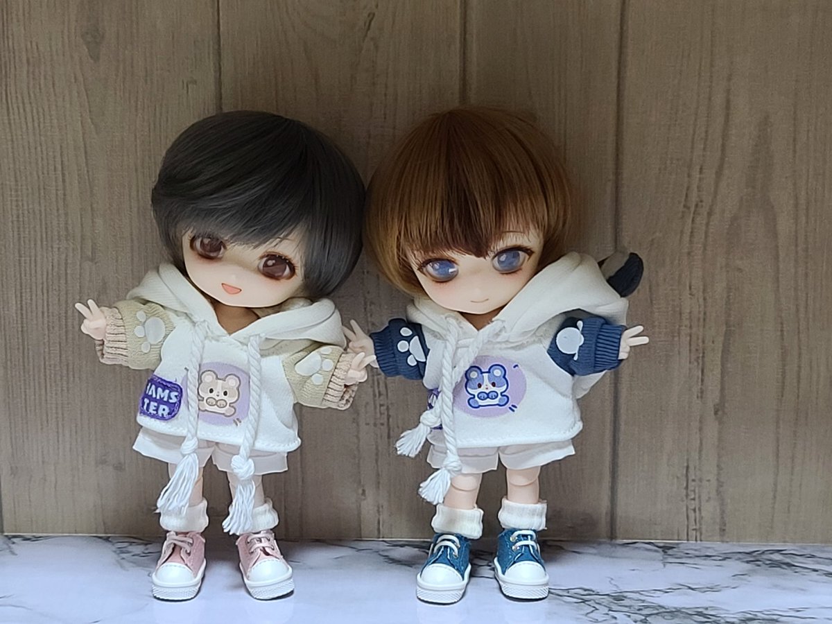 lusiavely's tweet photo. 드뎌 도착한 몽글구름 안구~ 이뻐여~~♡
아고~귀여워~~♡♡
10mm는 착용대기중~~ 어제 솜뭉치샵 베이비 비덩이,눈덩이는 원정을 갔어요~~
#데미트 #mongyees https://t.co/V9MgKriTM5