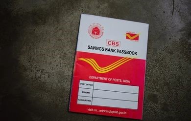 BiIndia's tweet image. "He collected our passbooks in September": Odisha postmaster allegedly siphons Rs 50 lakh from depositors

#Passbooks #postmaster #depositors 

businessinsider.in/india/news/he-…