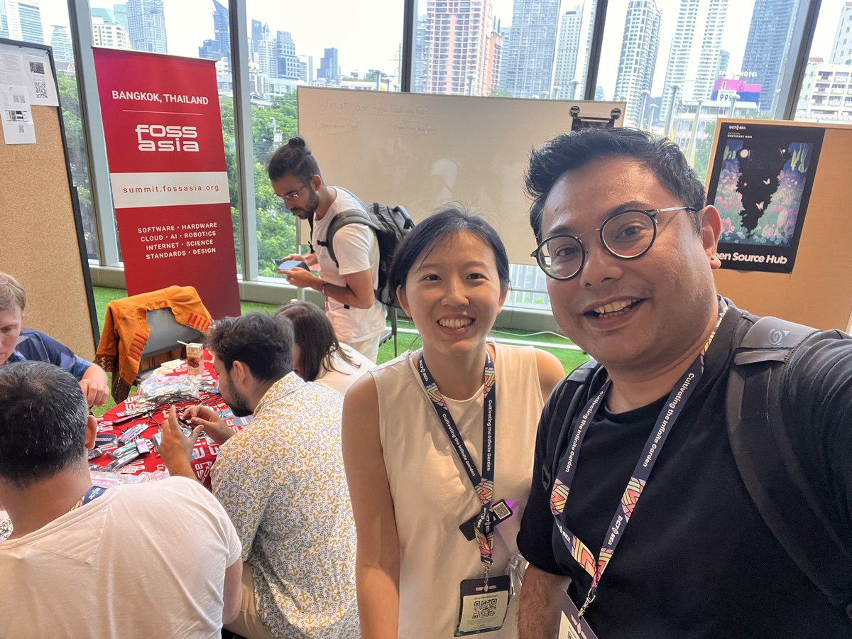 Adrian Oliveiro (@drenboy) on Twitter photo <a href="/EFDevcon/">Devconnect ARG</a> Whoaaa Bumped into <a href="/hpdang/">Hong Phuc Dang</a> from <a href="/fossasia/">FOSSASIA</a> - there are a bunch of sessions planned to expose the web3 community to FOSS! <a href="/EFDevcon/">Devconnect ARG</a> Whoaaa Bumped into <a href="/hpdang/">Hong Phuc Dang</a> from <a href="/fossasia/">FOSSASIA</a> - there are a bunch of sessions planned to expose the web3 community to FOSS!