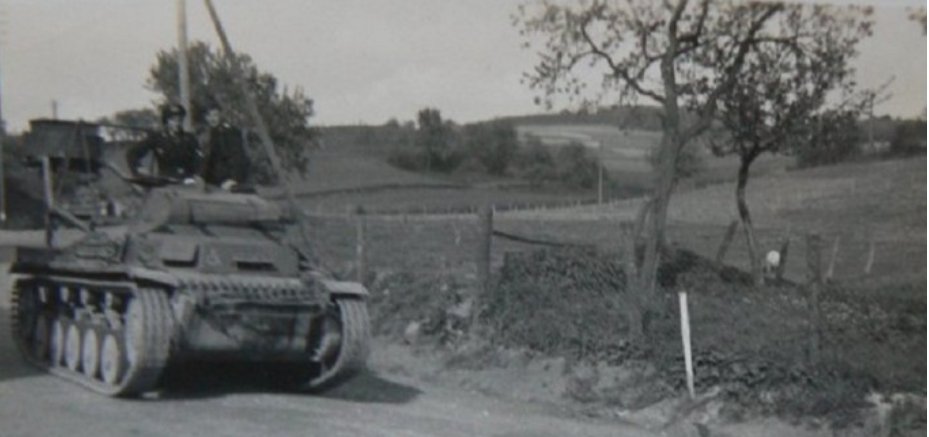 Postmanden1's tweet photo. #TankTuesday #PanzerII ladungsleger https://t.co/YYLtR5PoKv