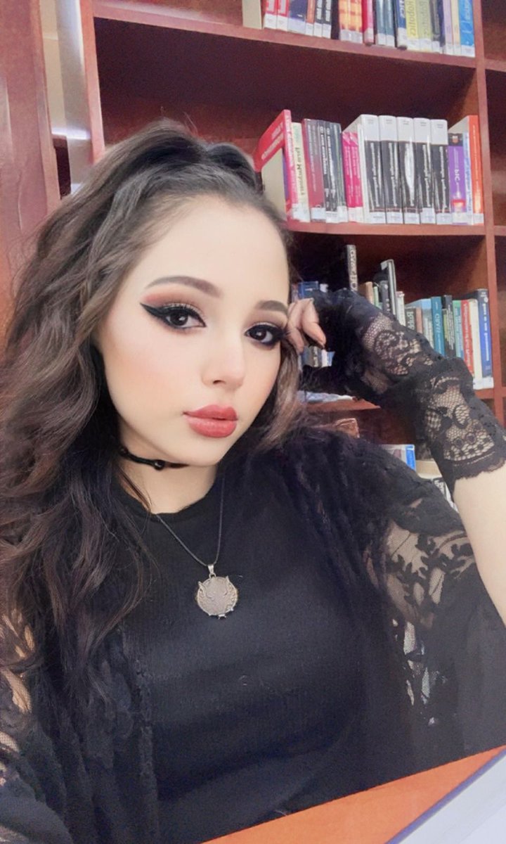 gothmoon1's tweet photo. I kill myself in small amounts https://t.co/jps0zLwxpa