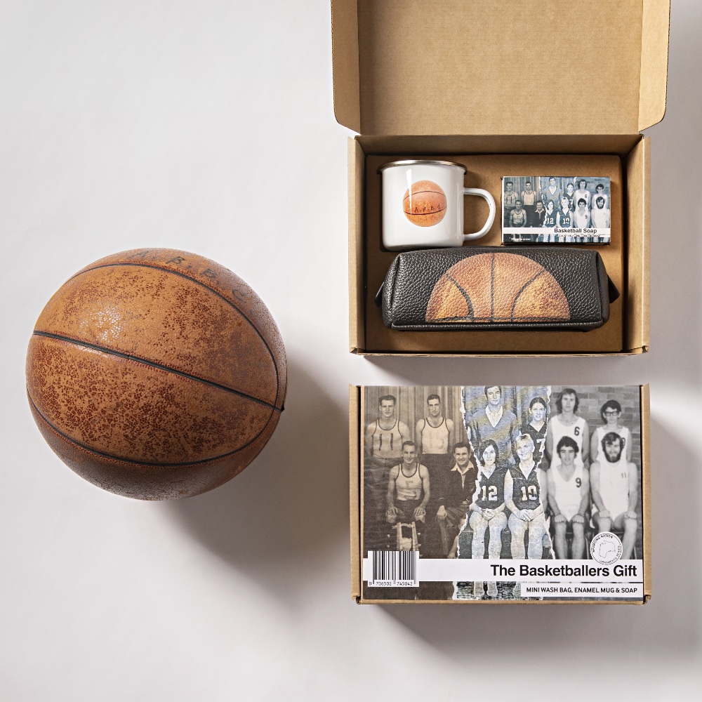 Sporting_N_Aus's tweet photo. New product alert!: If you're buying for a basketballer this Christmas we've got you covered with the fab Basketballers Gift featuring the Mini Wash Bag, Enamel Mug, Soap &amp; a bonus Greeting Card #basketball #vintage #christmasgift #sportingnation https://t.co/cz7MK35aLo