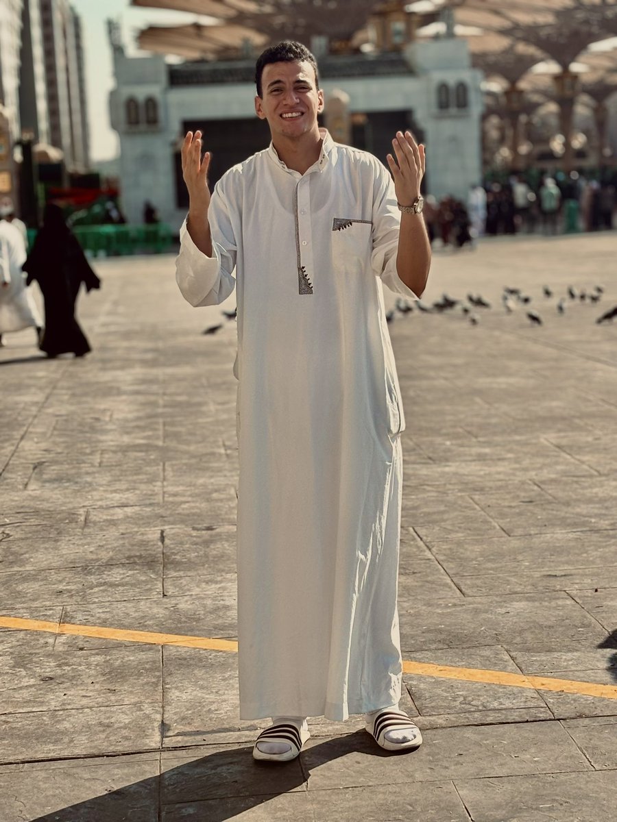 FaresHellal1's tweet photo. الحمدلله 🤍🤲
المسجد النبوي الشريف 🤍✨ https://t.co/OSjn3lsfQz