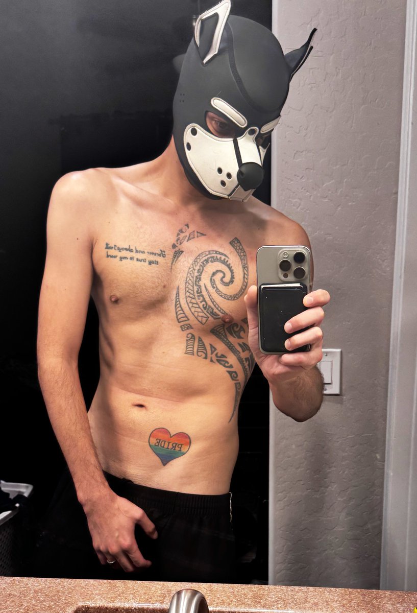 Realized it’s been a minute since I’ve posted anything so here’s this at least. But gonna try and post more frequently though. #gay #gaypup #gaypride