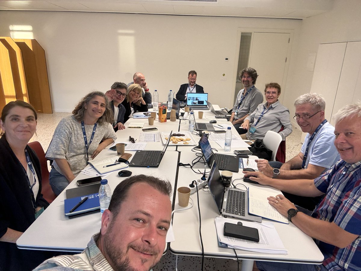 MiguelCarranz10's tweet photo. #EUNICoast 🏝️project has began, with @UIBuniversitat as an active partner. Joining forces with @UniSassari @UnivLHNormandie @AAUAcores #Dubrovnik #Åland #EMUNI #Stralsund #Szczecin #Burgas to explore & promote sustainable solutions for coastal & 🏝️communities. #Research 🌊🏝️🐬🫶🏻 https://t.co/jYStNSlFJY