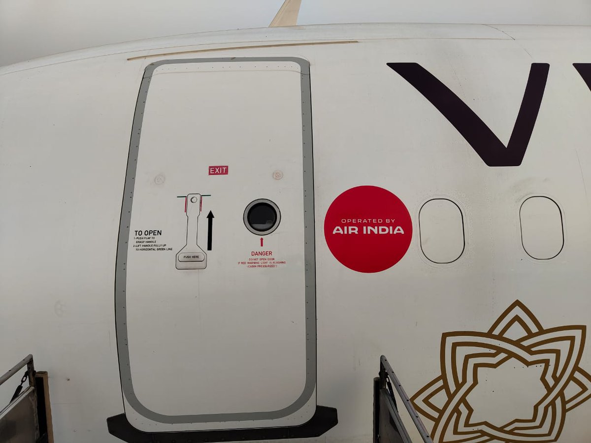 Vinamralongani's tweet photo. Decals are being progressivly added to all @airvistara aircraft to indicate they are now operated by @airindia.
You can continue to fly the Vistara experience (flights operated by Vistara crew and featuring Vistara service) by picking flights with the AI2 code.
#AvGeek
#PaxEx https://t.co/A4JJFCOWEC