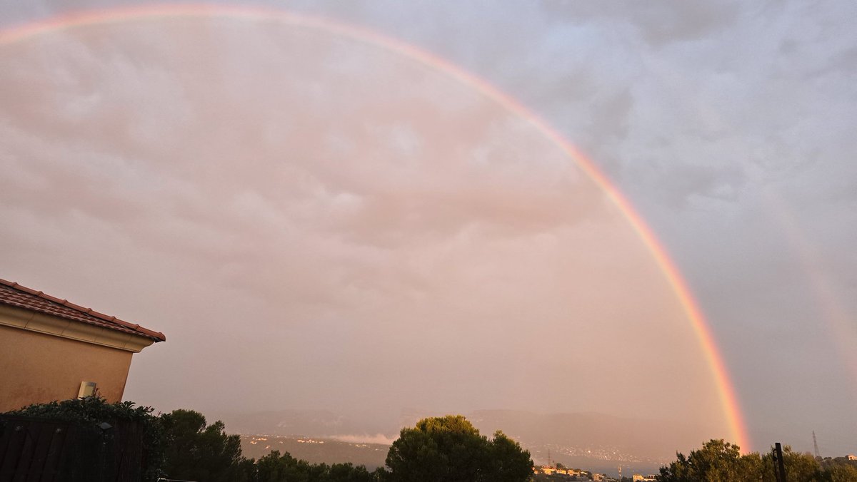 Webelse (@webelse) on Twitter photo Nous vous souhaitons une belle semaine tout en couleurs.
<a href="/AngeNoiret/">Ange Noiret</a> #BFMTV <a href="/GregLeclerc/">Grégory Leclerc</a> <a href="/BFMCotedazur/">BFM Nice Côte d'Azur</a> <a href="/Nice_Matin/">Nice-Matin</a> Nous vous souhaitons une belle semaine tout en couleurs.
<a href="/AngeNoiret/">Ange Noiret</a> #BFMTV <a href="/GregLeclerc/">Grégory Leclerc</a> <a href="/BFMCotedazur/">BFM Nice Côte d'Azur</a> <a href="/Nice_Matin/">Nice-Matin</a>
