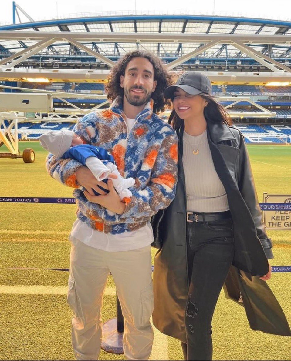 TheChelseaForum's tweet image. Only Cucurella fans can like this pic 🤝