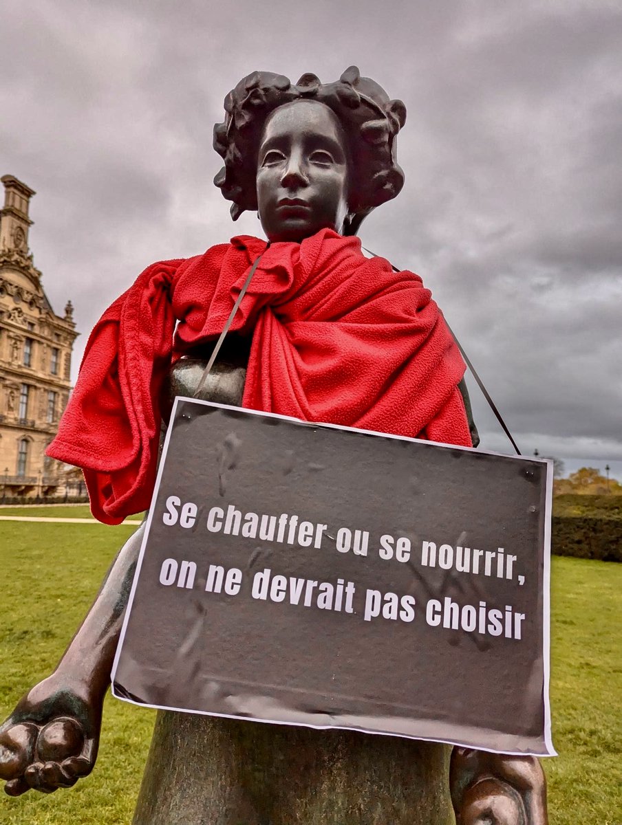 🔴 ACTION EN COURS 🔴

Aujourd'hui, 12 novembre, c'est la Journée contre la précarité énergétique.

Les activistes d'AJC sont sur le terrain pour rappeler qu'entre "se chauffer ou se nourrir, on ne devrait pas choisir" ! ✊