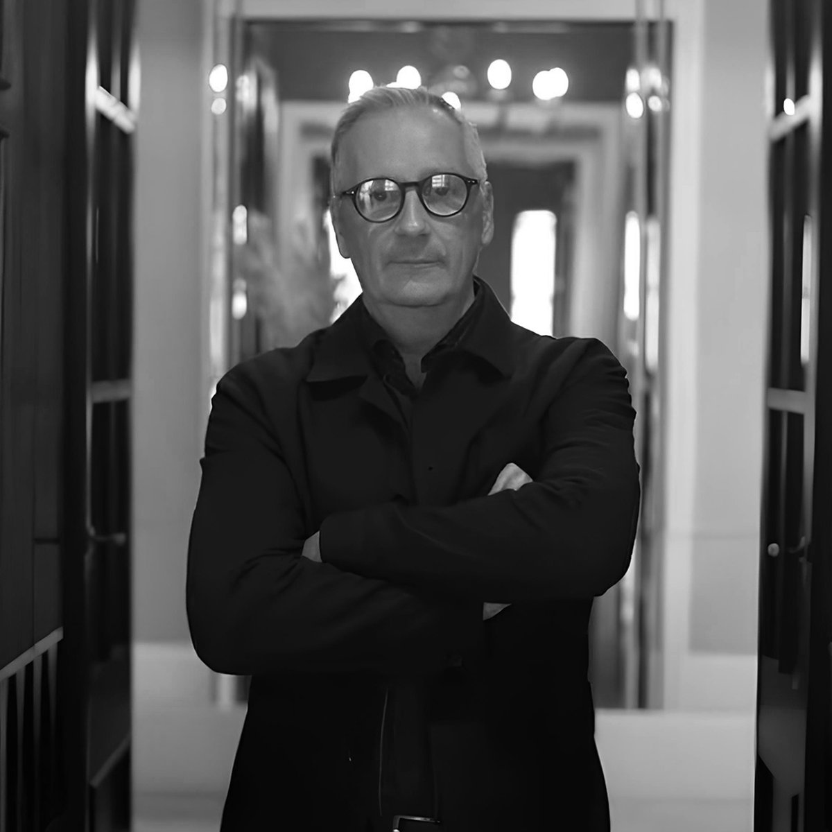 UB_Heritage's tweet photo. Known across continents, Singapore-based designer Andy Fisher lends his world-renowned expertise to The Paragraph’s Club, creating a space that exudes global prestige.

Stay tuned as we prepare to unveil the magic of his extraordinary vision!

#TheParagraph #UBHeritage https://t.co/nAbMZzzOwb
