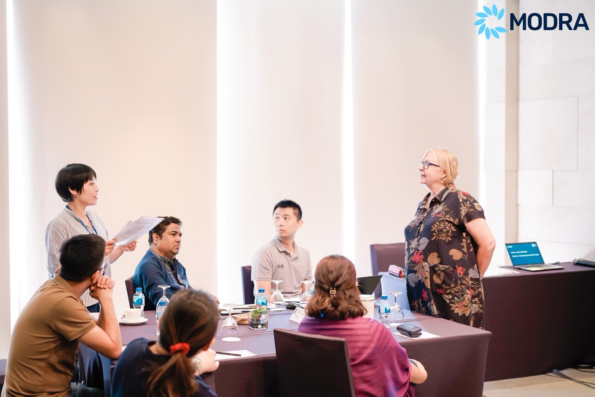 OUCRU_Programme's tweet photo. Early-career researchers in South & Southeast Asia got funded & skilled up! #MODRA Workshop 2 trained them to win grants, manage projects, & deliver impactful research!
👉 Read more: https://t.co/O8u6nLgdwa
@drleighannjones https://t.co/pXRoUwZiLr