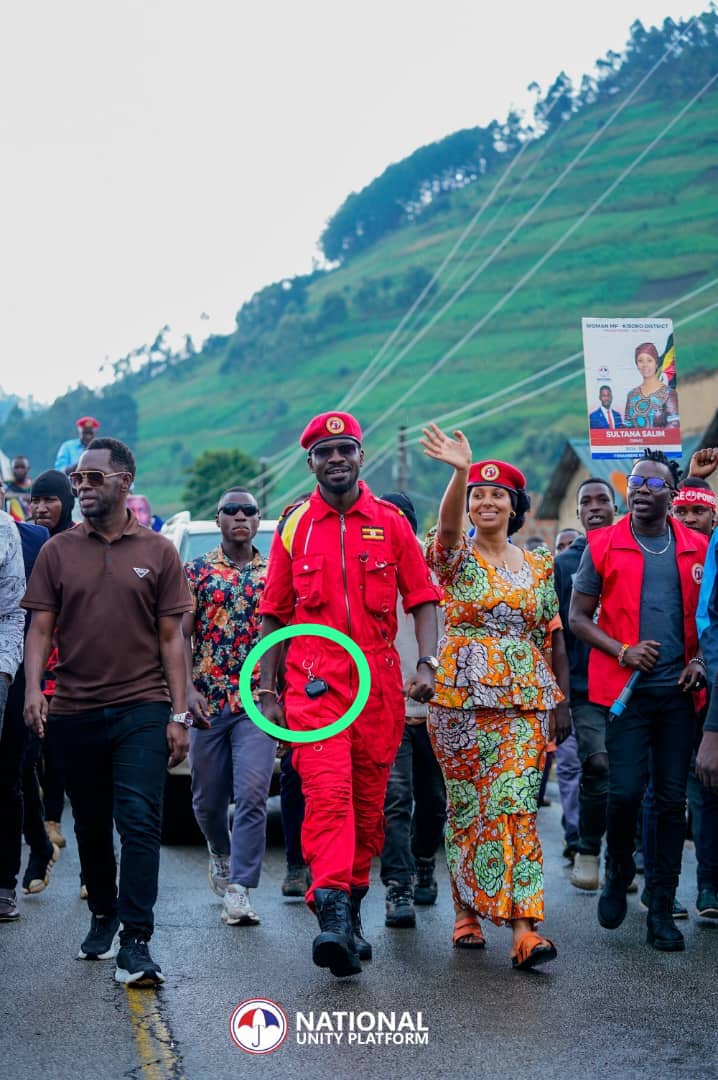 Which president would still be rocking AirPods and showing this level of excitement? <a href="/HEBobiwine/">BOBI WINE</a> ???