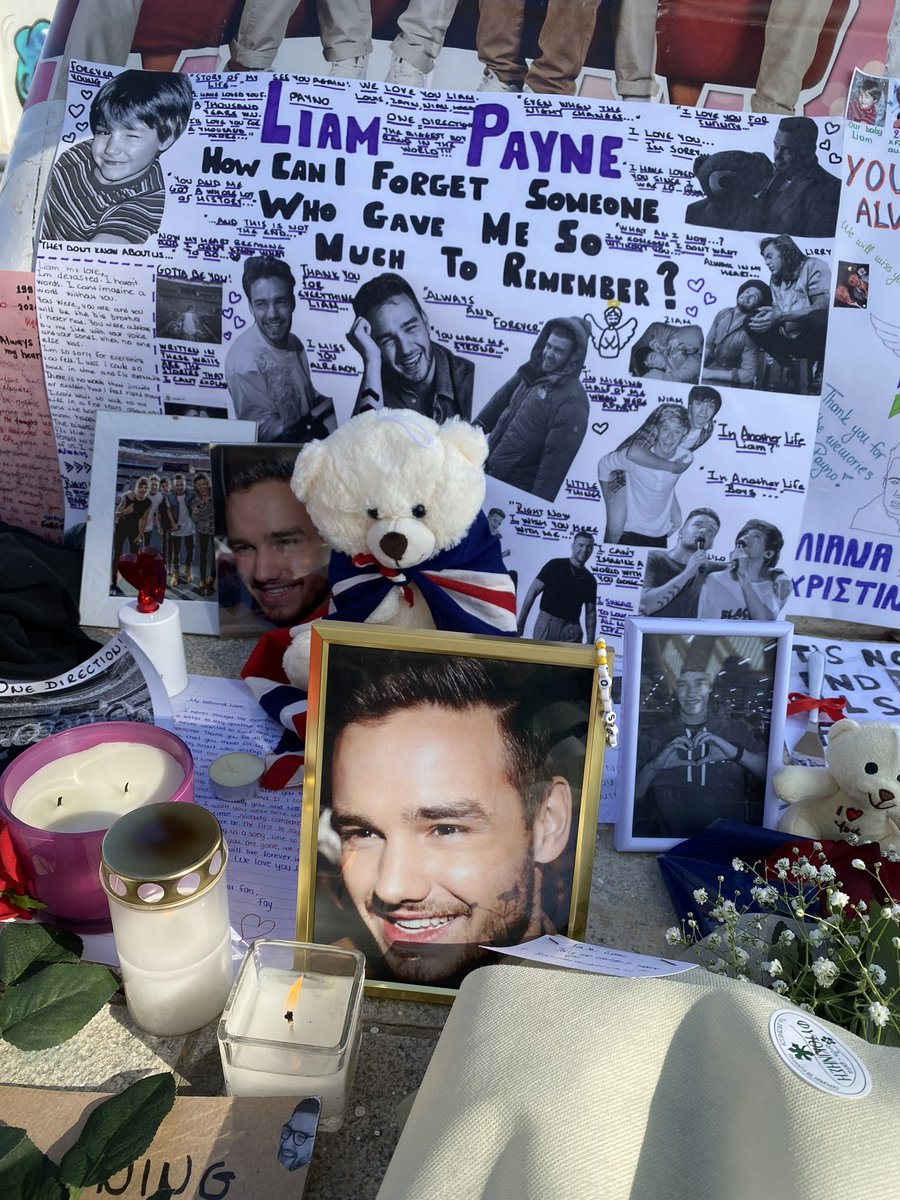 GR_Directioners's tweet photo. Some pictures from the memorial of Liam Payne in Athens❤️‍🩹🕊️

#onedirection #liampaye #RIPLiamPayne #greekdirectioners #greece #Athens https://t.co/4SmMHejFYv