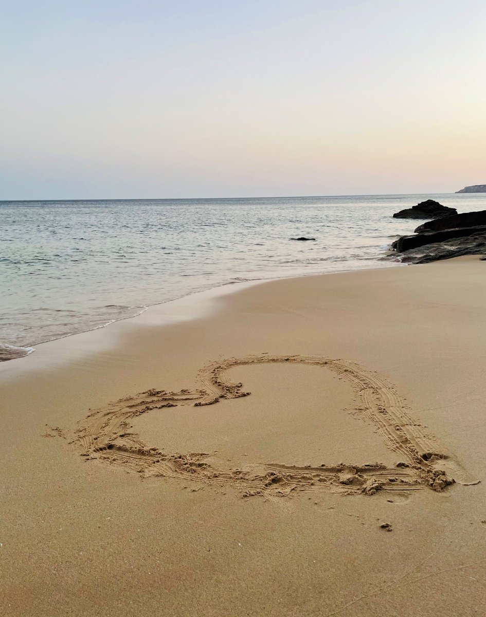 Catch_YourHappy's tweet photo. Spread love and kindness -  this is what your heart needs!

#kindness #humanity #mentalhealth https://t.co/4mqthM77RA