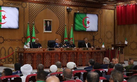 APS_Algerie's tweet photo. #Brahim_Merad installe le nouveau wali d’ #El_Oued
🔗https://t.co/v9C9JF36te https://t.co/s5VPMpkMFz