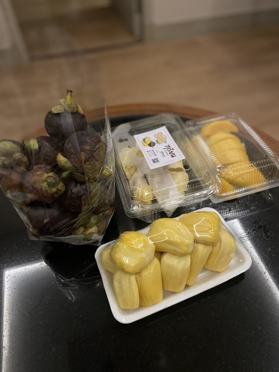 I'm in thailand now💜 
Where are you?✨