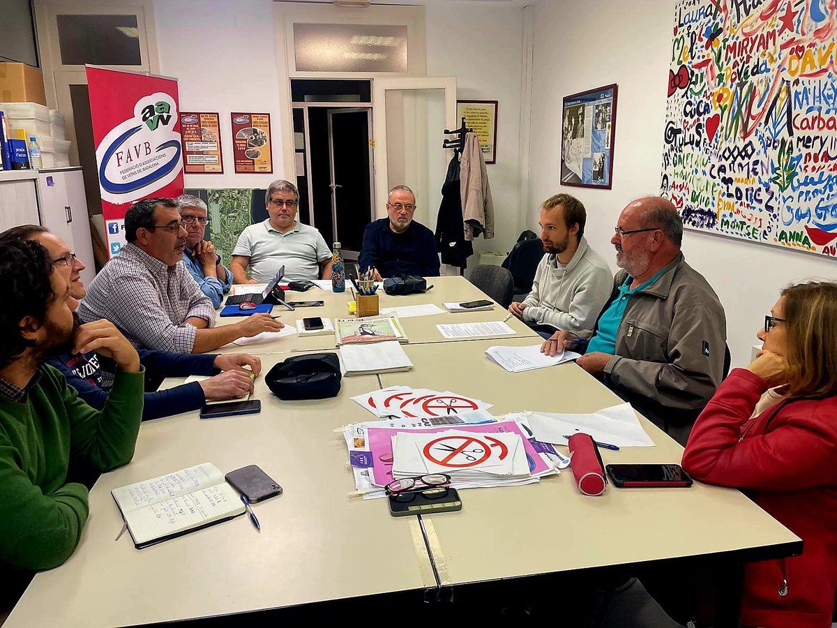 TAULA MOBILITAT ACCESSIBILITAT BADALONA FAVB (@badalonataula) on Twitter photo Reunió de la Taula de mobilitat i accessibilitat de Badalona FAVB.🚍
- Valoració reunió AMB Noves línies Bus
- Pacificació Francesc Layret Millora de freqüències
- Millores servei al Campus de Can Ruti.
- Entre altres..
<a href="/FAVBBadalona/">F.A.V.B.(Badalona)</a>
<a href="/bdncom/">Badalona Comunicació</a>
 Reunió de la Taula de mobilitat i accessibilitat de Badalona FAVB.🚍
- Valoració reunió AMB Noves línies Bus
- Pacificació Francesc Layret Millora de freqüències
- Millores servei al Campus de Can Ruti.
- Entre altres..
<a href="/FAVBBadalona/">F.A.V.B.(Badalona)</a>
<a href="/bdncom/">Badalona Comunicació</a>
