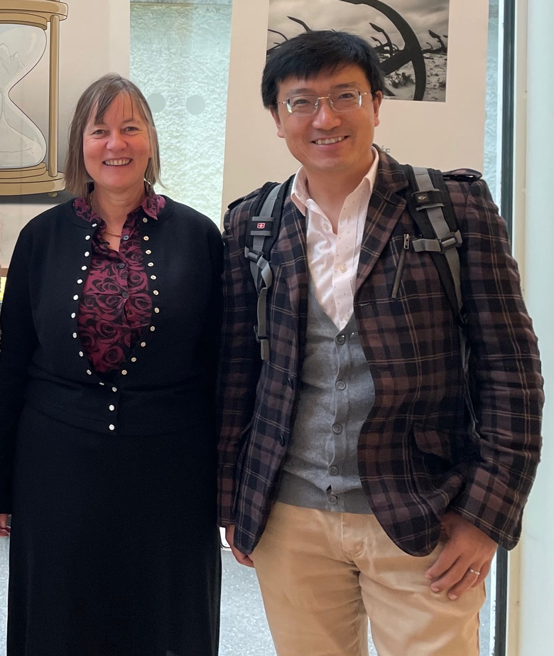 Bin Wang (@oucmc) on Twitter photo Last week's photo with Marie-Laure <a href="/ENS_ULM/">École normale supérieure | PSL</a>, my PhD advisor, and presented our works on liquid-phase catalysis from DFT (which started at ENS when Kohn did sabbatical in 1963). Glad to meet with Lydéric & learn their exciting works on nano-fluidic transport & quantum friction. Last week's photo with Marie-Laure <a href="/ENS_ULM/">École normale supérieure | PSL</a>, my PhD advisor, and presented our works on liquid-phase catalysis from DFT (which started at ENS when Kohn did sabbatical in 1963). Glad to meet with Lydéric & learn their exciting works on nano-fluidic transport & quantum friction.