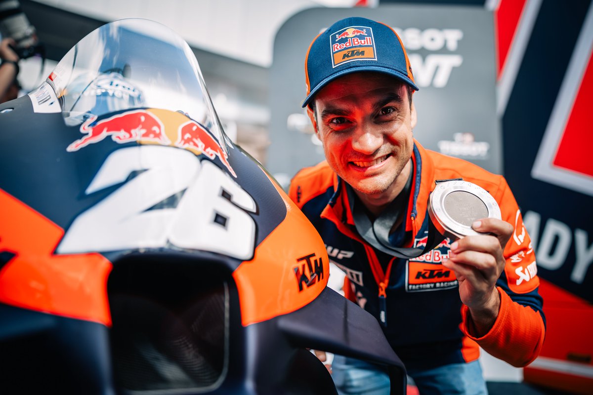 🚨✍️ <a href="/26_DaniPedrosa/">Dani Pedrosa</a> extends crucial development role for a seventh year.

We're thrilled to announce that Dani has extended his critical role in the process and the progress of development related to KTM’s RC16 machinery at the peak of the sport. 🔥

#KTM #ReadyToRace